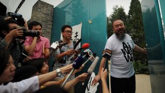 记者采访艾未未 记者采访艾未未